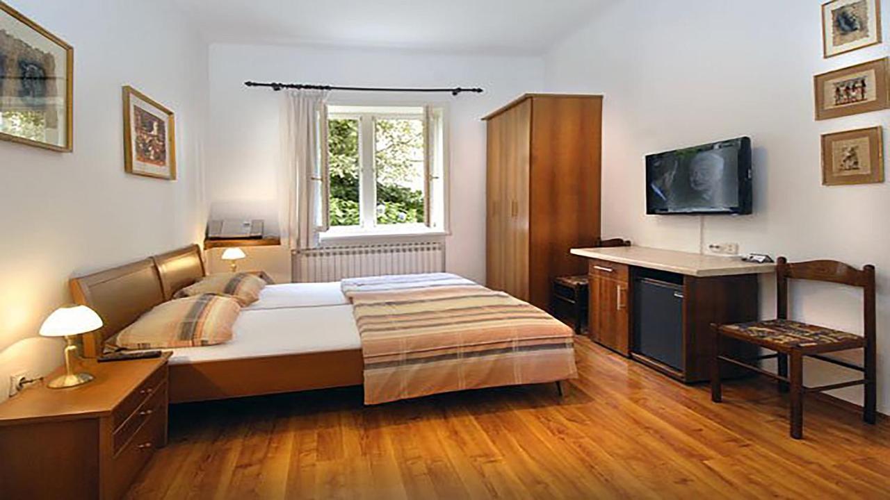 Angela Classic Rooms & Apartments Ζάγκρεμπ Εξωτερικό φωτογραφία